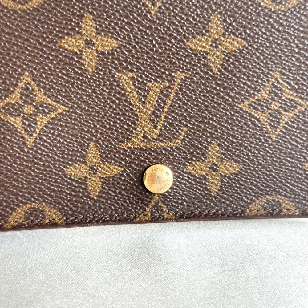 Louis Vuitton Monogram Wallet - Picture 2 of 16